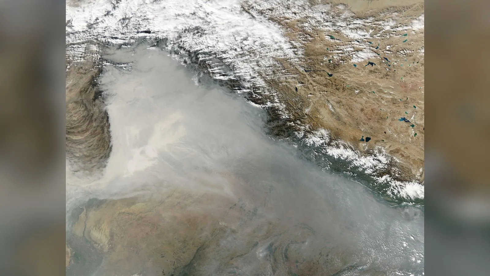 Satellite image of a thick blanket of smog over Punjab and northern India