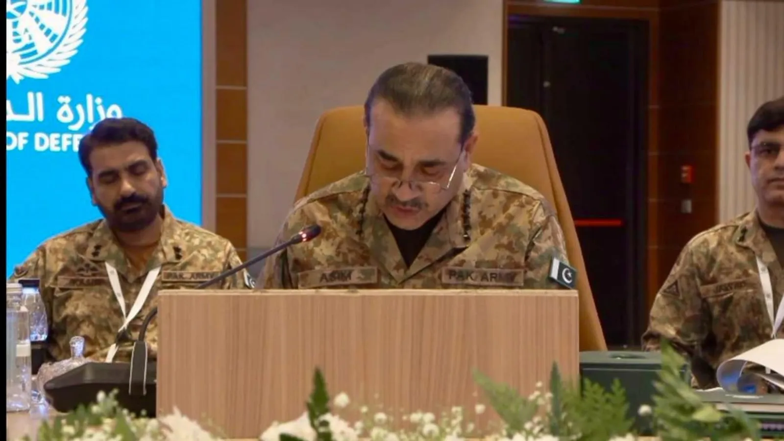 Field Marshal Asim Munir speaks at the emergency meeting of the Makkah defence alliance in Riyadh